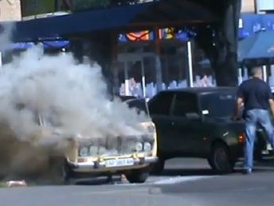 В Запорожской области  горел грузовик "Новой почты" с посылками