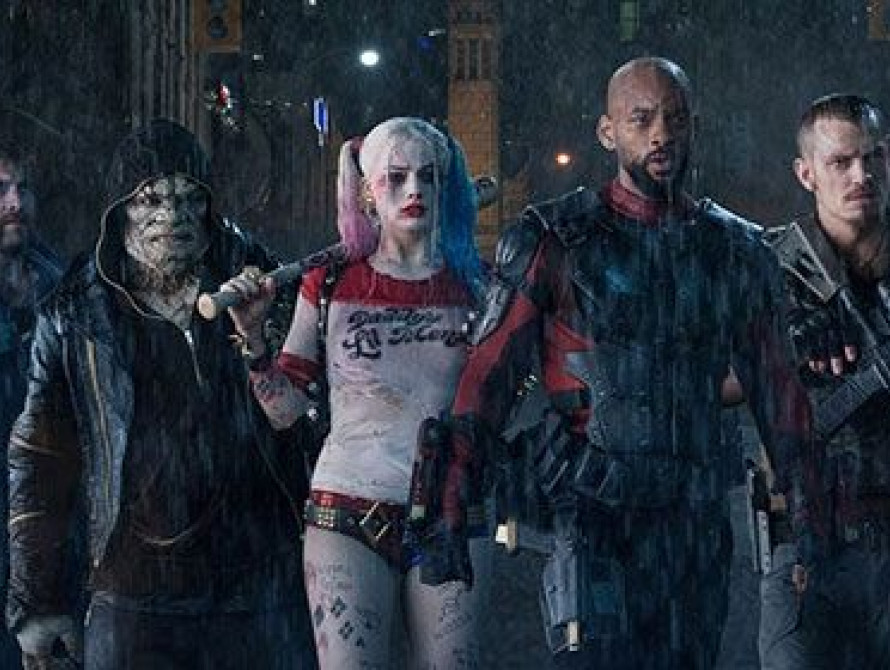 В Запорожье огромные очереди на "Отряд самоубийц"