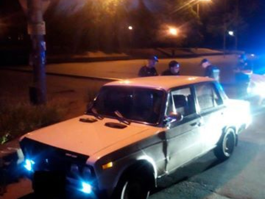 В Запорожье угонщик пытался скрыться от полиции на краденой машине