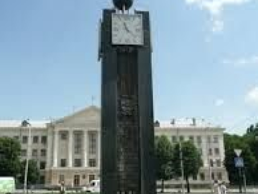 В Запорожье отреставрируют Часы влюбленных 