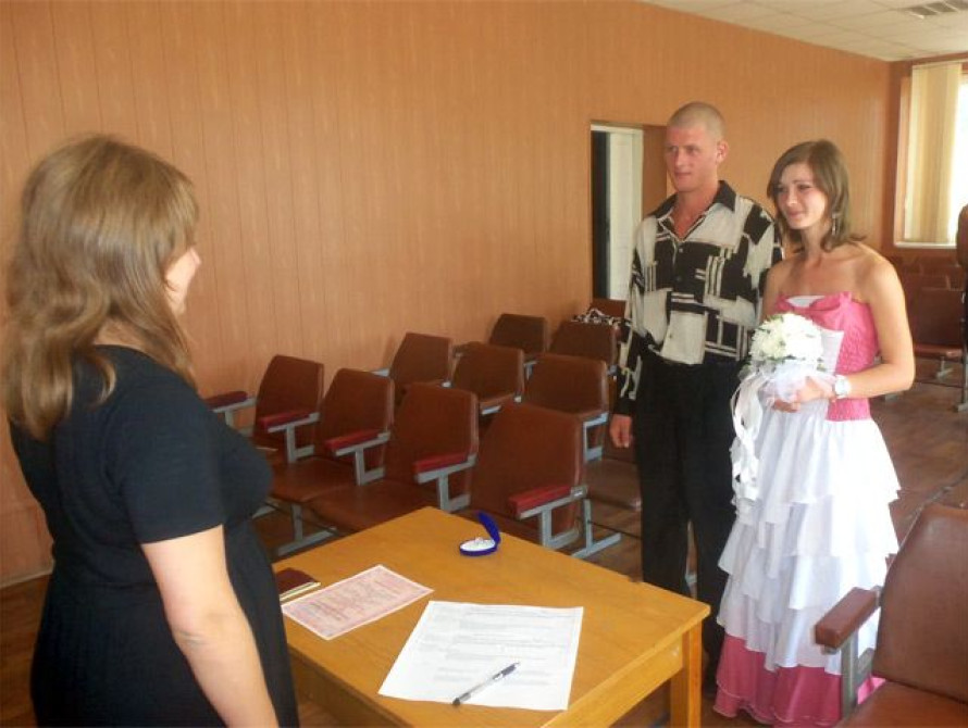 В Запорожье заключенные массово расписались 