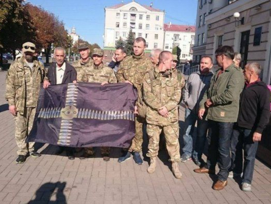 В Запорожье АТОшники пикетировали мэрию