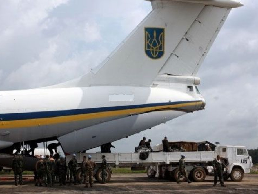 Президент присвоил самолету имя погибшего мелитопольского летчика