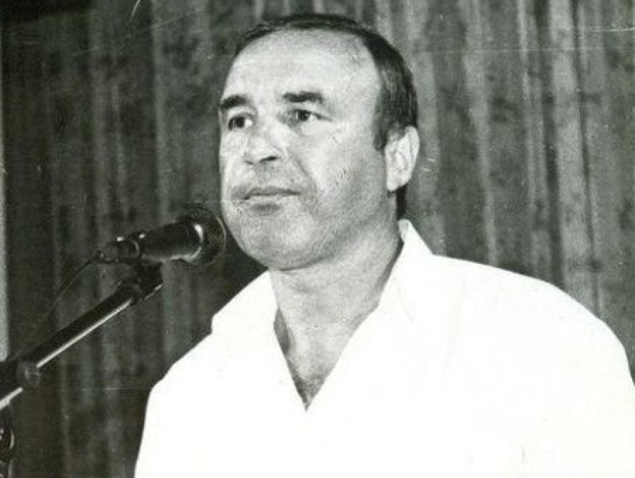 В Запорожье Мирон Маркевич профинансировал установку памятника легендарному тренеру