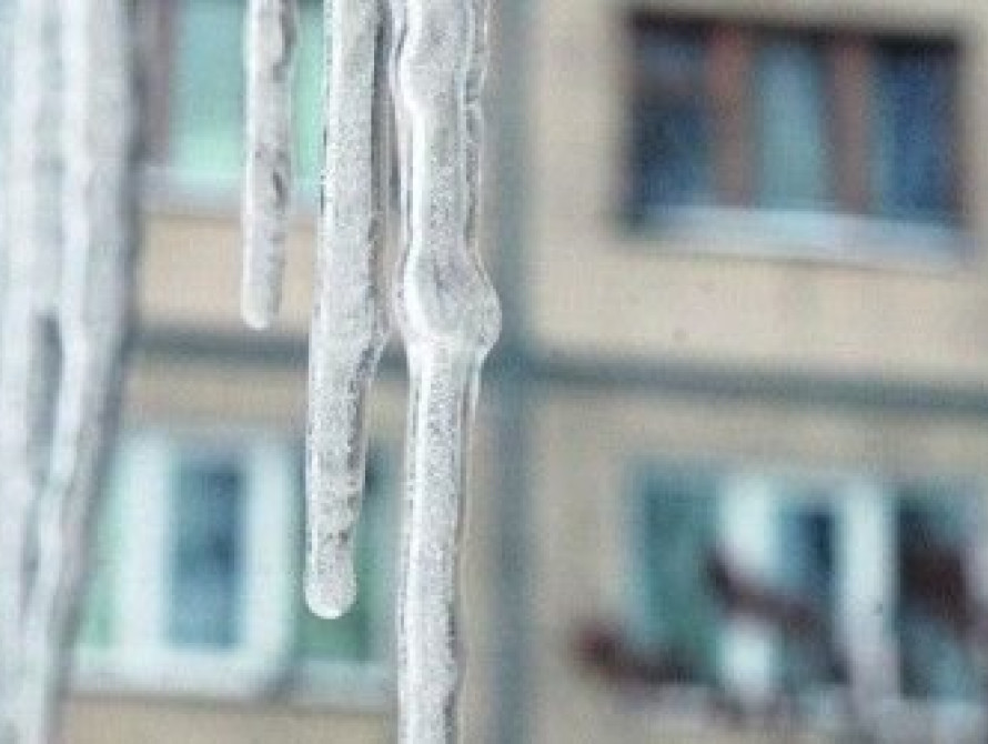 Запорожские власти рапортуют о том, как сильно борются с … сосульками