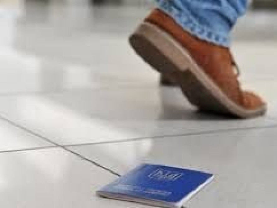 В Запорожье ограбили машину. Горожан просят помочь найти украденные документы