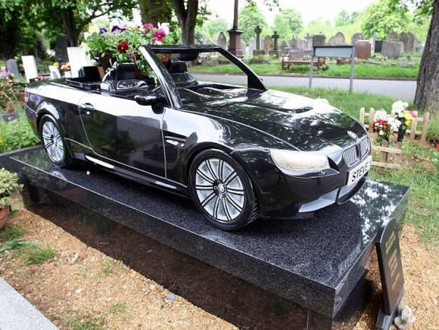 В Запорожье ритуальщики заявляют о коррупции в сторону одной из частных ритуальных фирм