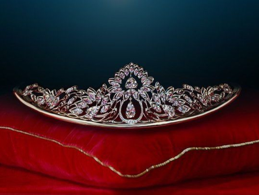 В ночном клубе быстро и с "исковерканным" Гатунком выбрали Княгиню и Мисс Запорожье