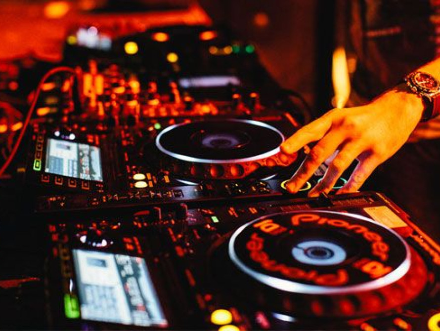 В Запорожье пригласили диджея из Москвы, выступающего в оккупированном Крыму