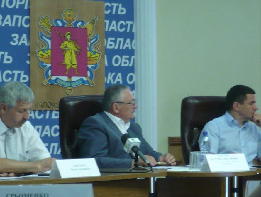 В Запорожье губернатору не понравилось, что до сих пор не могут приступить к ремонту Днепропетровской трассы