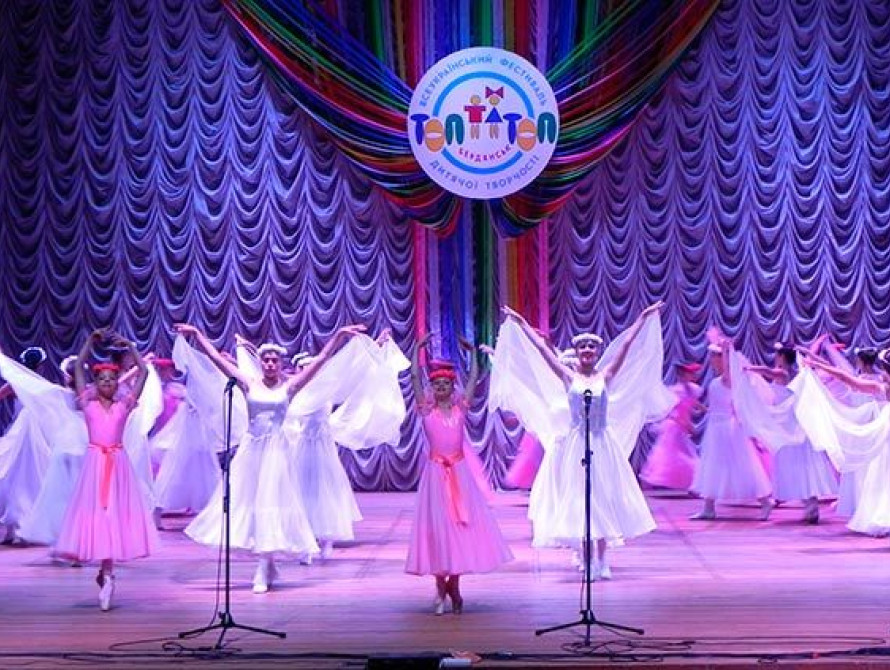 В Запорожской области стартовали фестивали "Зірки Азова" и "Топ-топ"