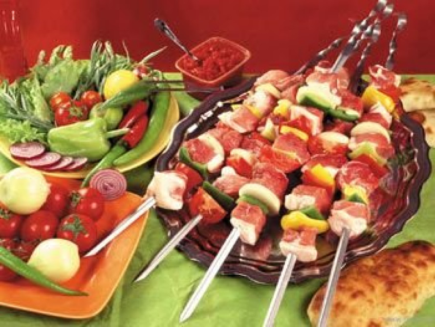 8-й  фестиваль уличной еды в Запорожье: 40 участников, высокие цены и продажа одежды (фото) 