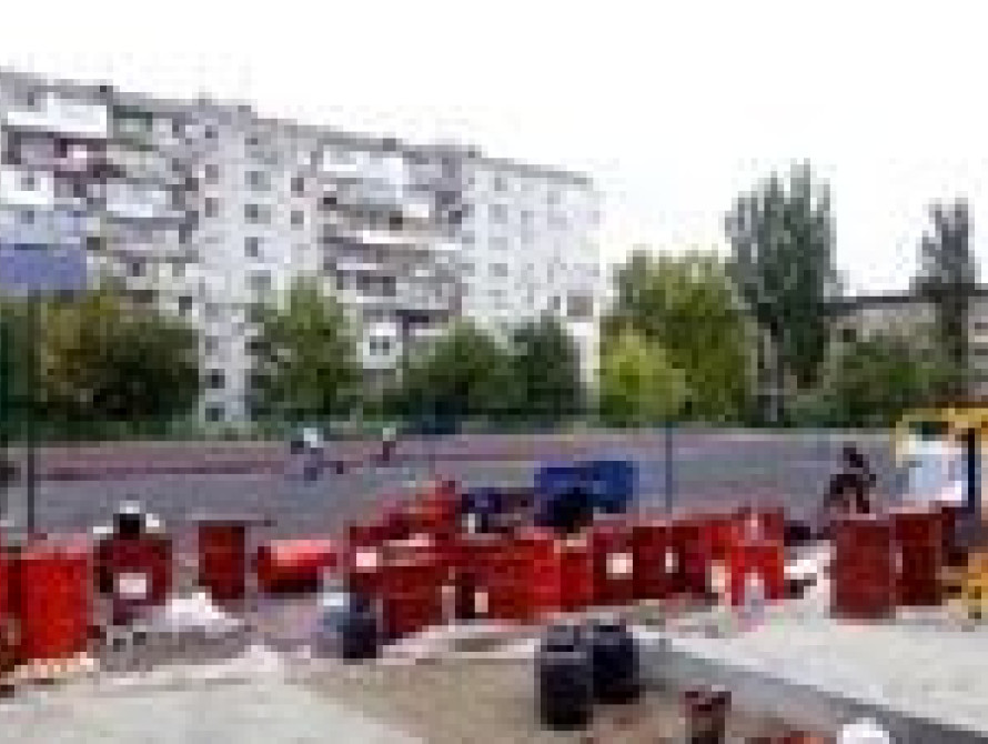 В Запорожье в 71-й гимназии открыли новый стадион