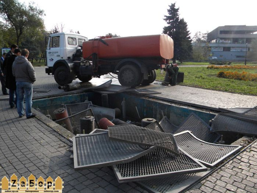 В Запорожье начали консервацию фонтанов (фото)