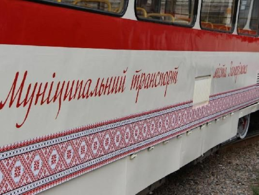 В Запорожье, из-за нехватки общественного транспорта, предлагают пускать в составах по три вагона трамвая 