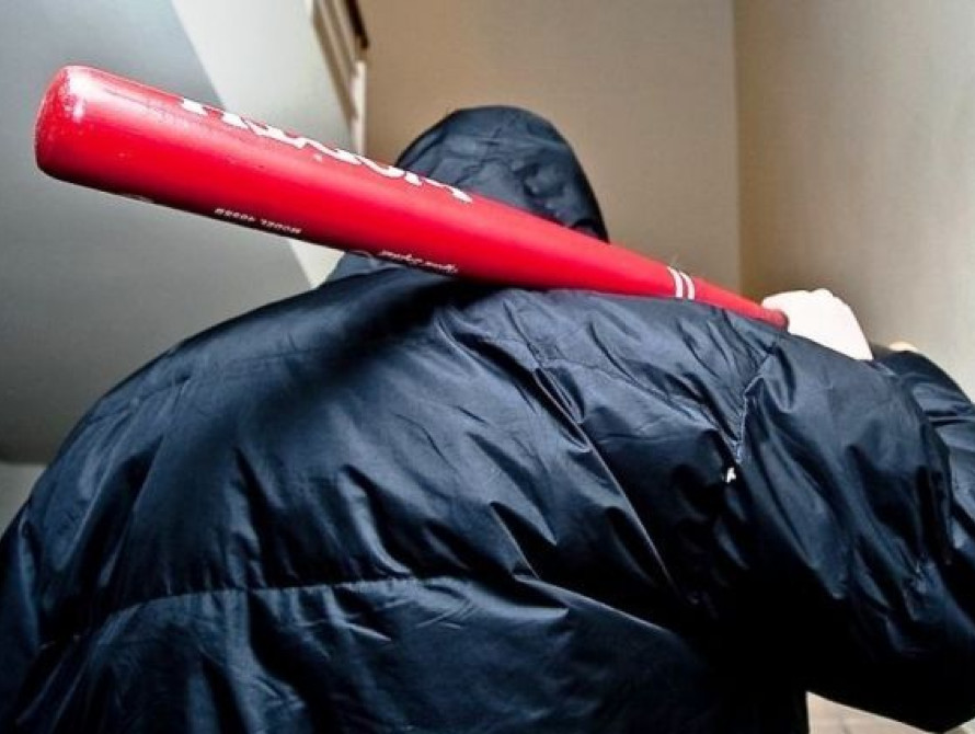 Под Запорожьем в лесу пытали мужчину, требуя 40 тыс. долларов 