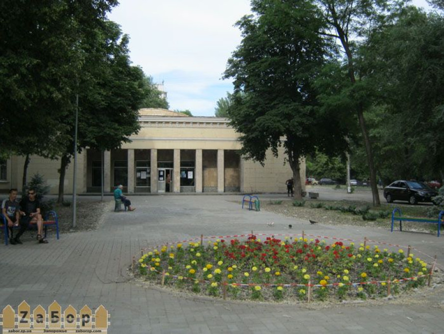 В Запорожье прошел конкурс "Мисс Заводчанка" под российские песни и с заставкой с российским солдатом