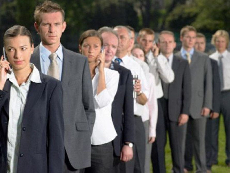 В Запорожье возле поликлиник выстраиваются огромные очереди на запись к врачам (видео)