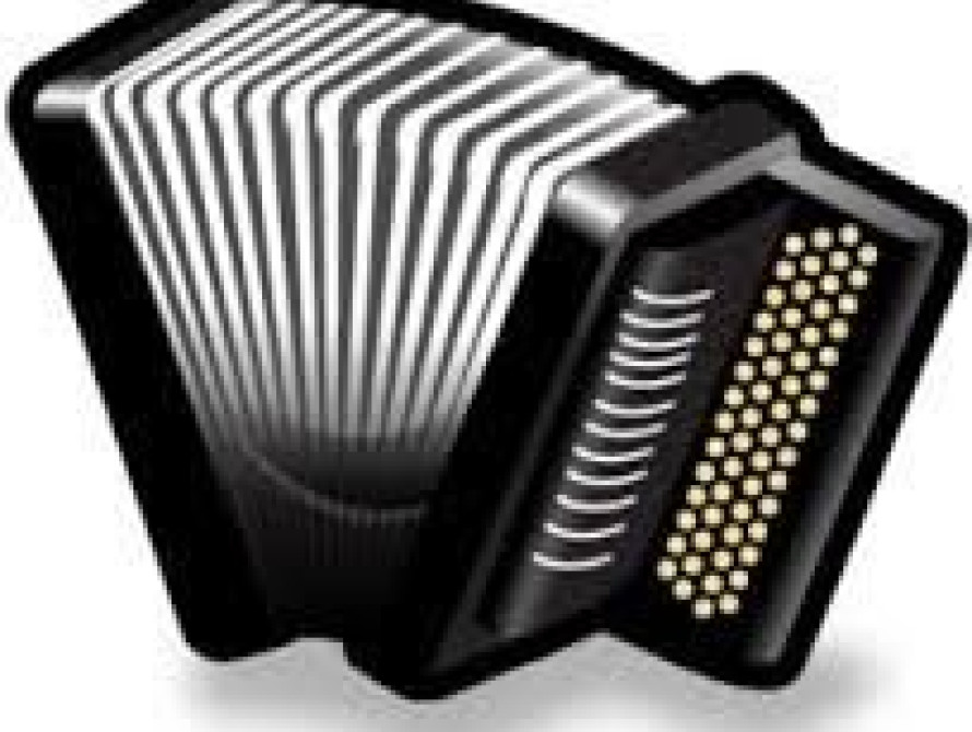 Порванные баяны, парики и пирамидки: запорожцы приняли участие в акции в Киеве ко дню смерти Кобзона (фото)