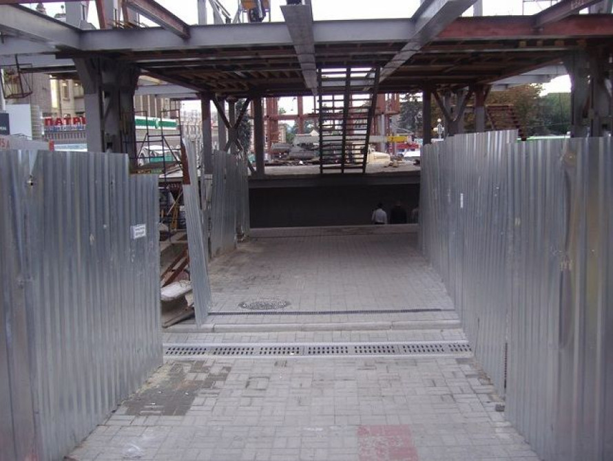 В Запорожской области у пешеходного перехода появились манекены  школьников (фото)