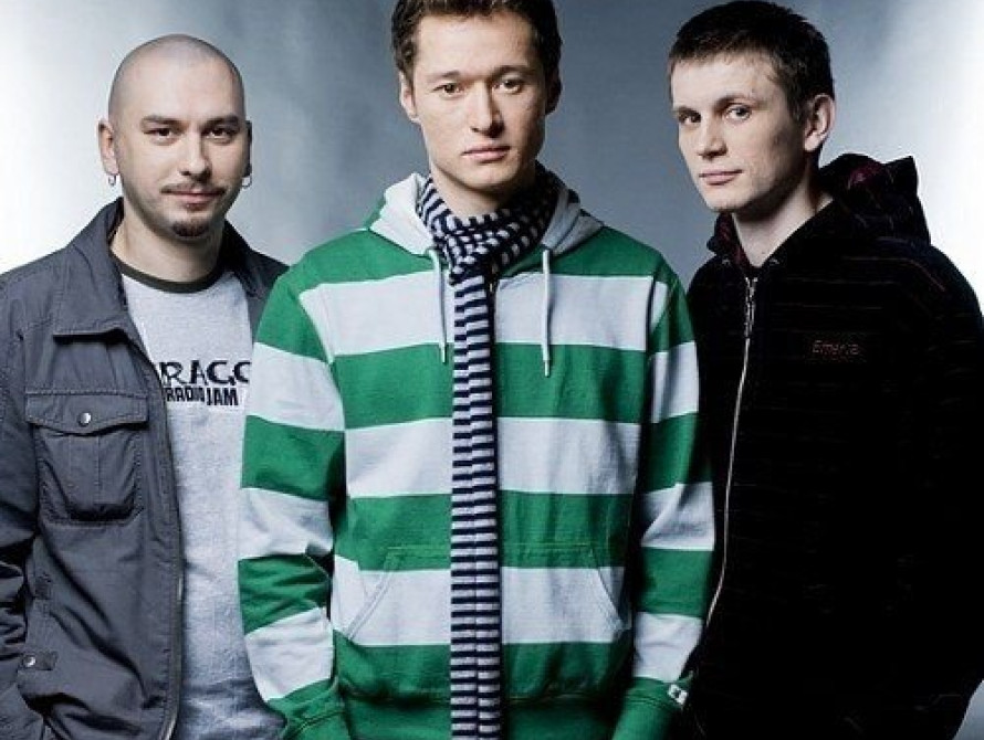 В Запорожье на выступление "Бумбокса" подростки продирались через металлическое ограждение к сцене