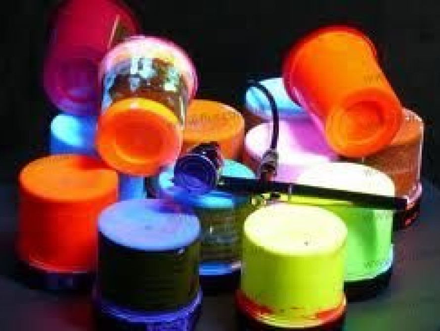 В Запорожье залили краской "Наших людей" (фото)