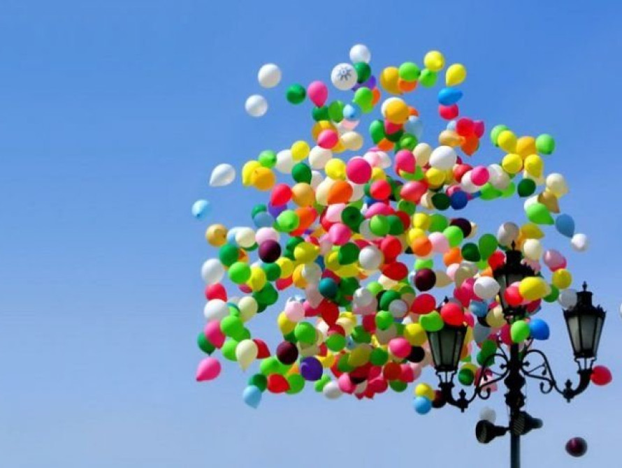 В Запорожье прошли праздничные мероприятия с грузовиком "Coca-cola"