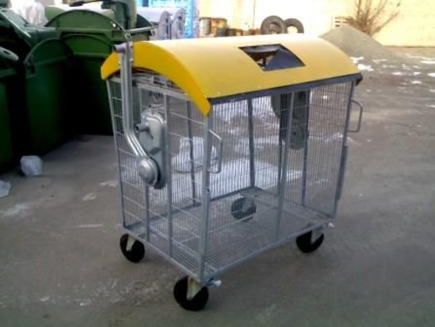 В Запорожье продолжают жечь мусорные контейнеры