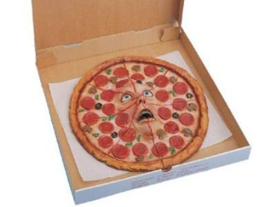 В Запорожской области неизвестные ночью разгромили пиццерию (фото)