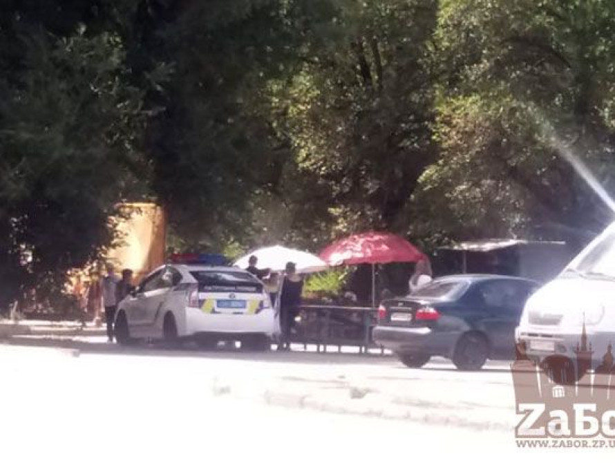 В Запорожье девочка на рынке пыталась сбыть фальшивые деньги (фото)