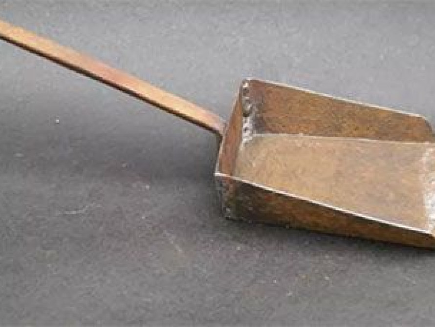 В Запорожской области женщину избили металлическим совком