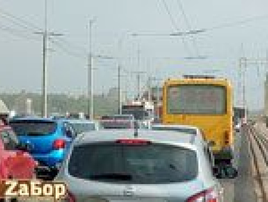 В Запорожье утро началось с пробок 