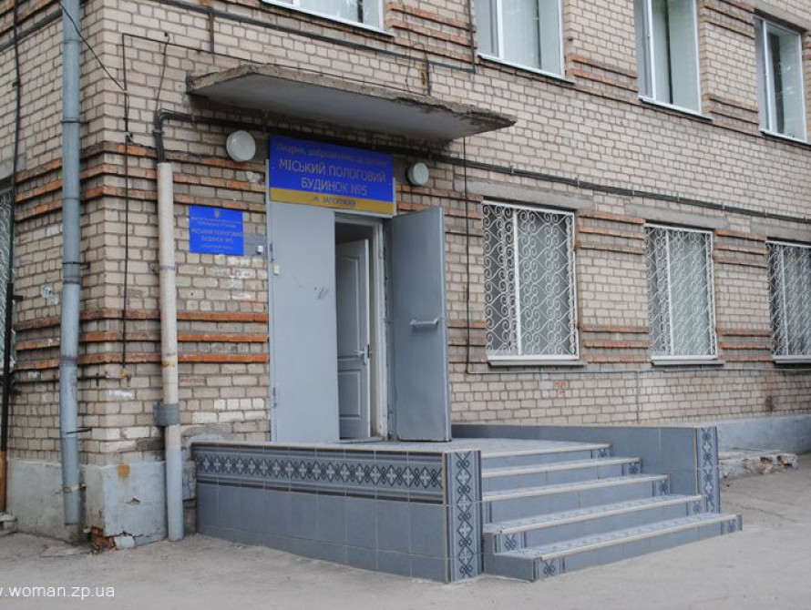 В Запорожье роженицу неприятно удивил завтрак в роддоме (видео)