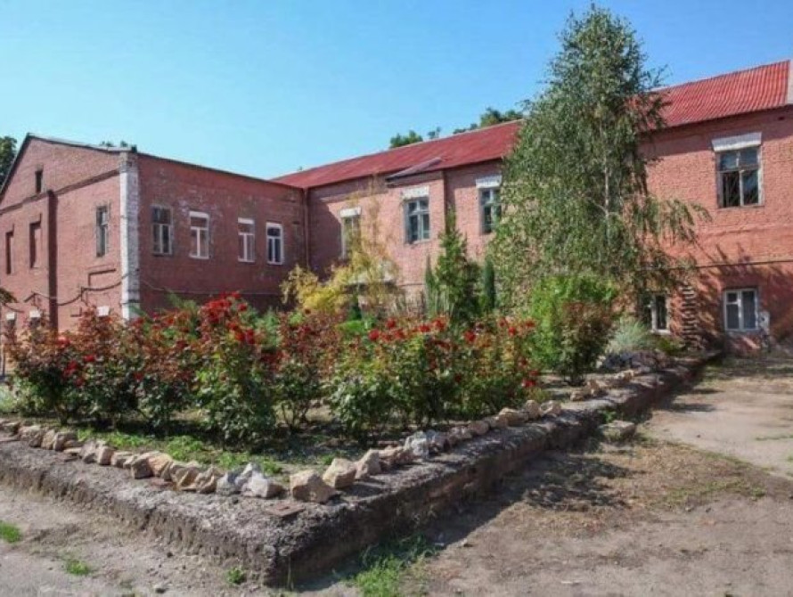 Появились подробности ЧП в школе: троих учеников доставили в больницу 