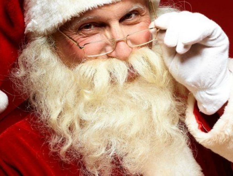 Курьезы с новогодним персонажем: в Мелитополе Санта на гироскутере, а в Запорожье на крыше (видео, фото)