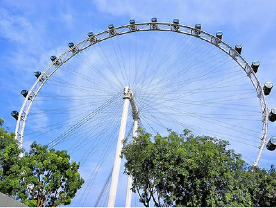 В Запорожье на месте памятника Ленину предлагают установить колесо обозрения 
