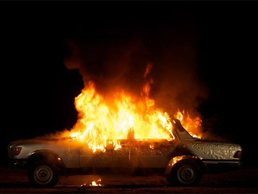 В Запорожье загорелись две легковушки 