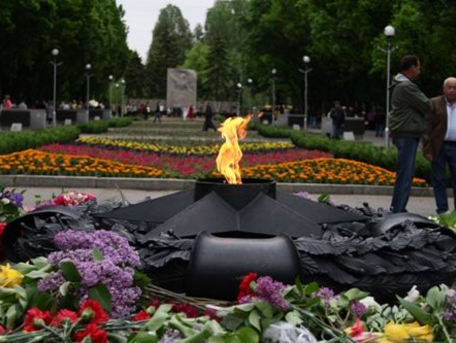 В Запорожье собираются ремонтировать колонны на Аллее Трудовой Славы 