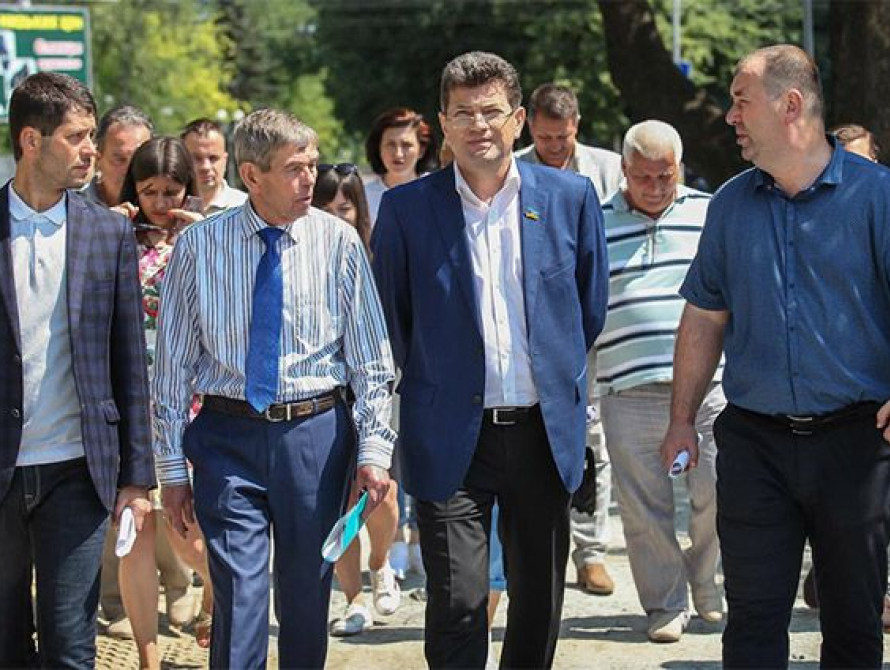 Що думають запорожці: Місцеві партії більш відповідальні