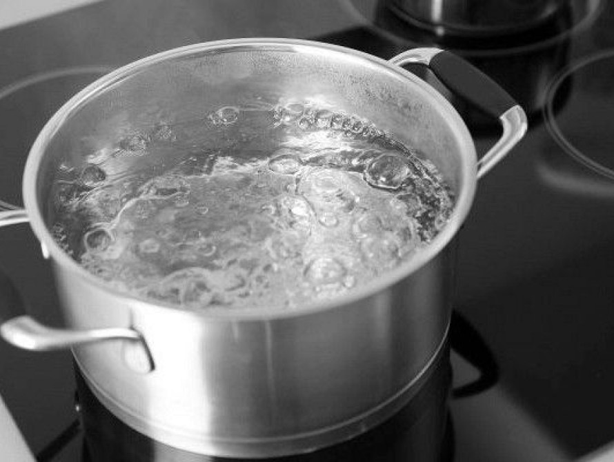 В Запорожье девушка, которой муж заливал кипяток в рот, вернулась жить к нему (фото 18+)