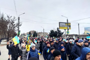 В Мелитополе на митинге в поддержку похищенного мэра, выкрали еще одного человека - соцсети (фото, видео)