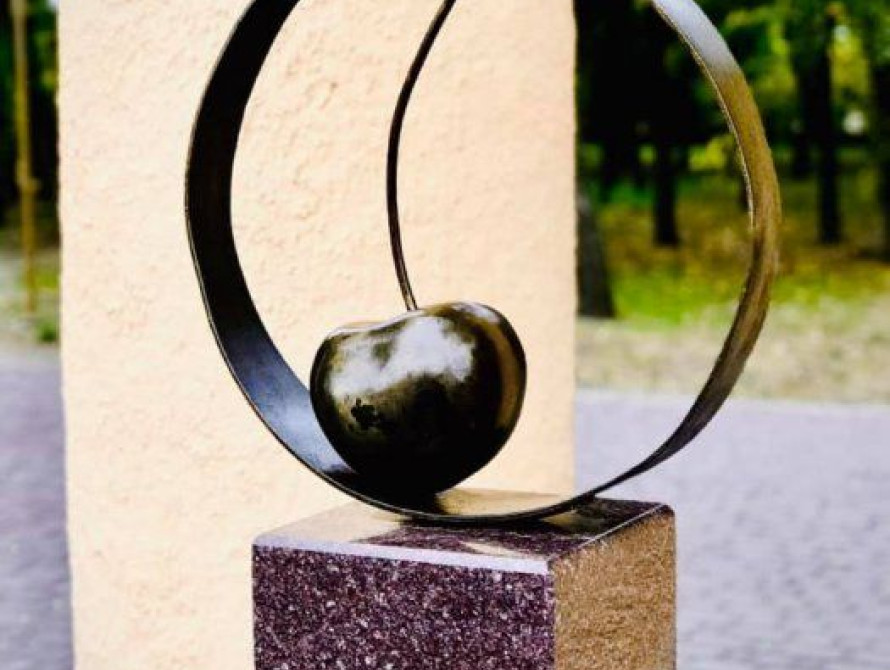 В Запорожской области горожан призывают потереть черешенки