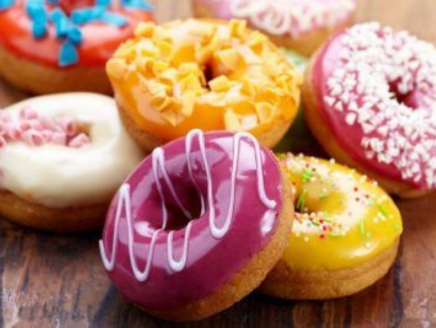 Известный украинский певец побывал в Запорожье и рассказал о сладком местном стартапе (видео)