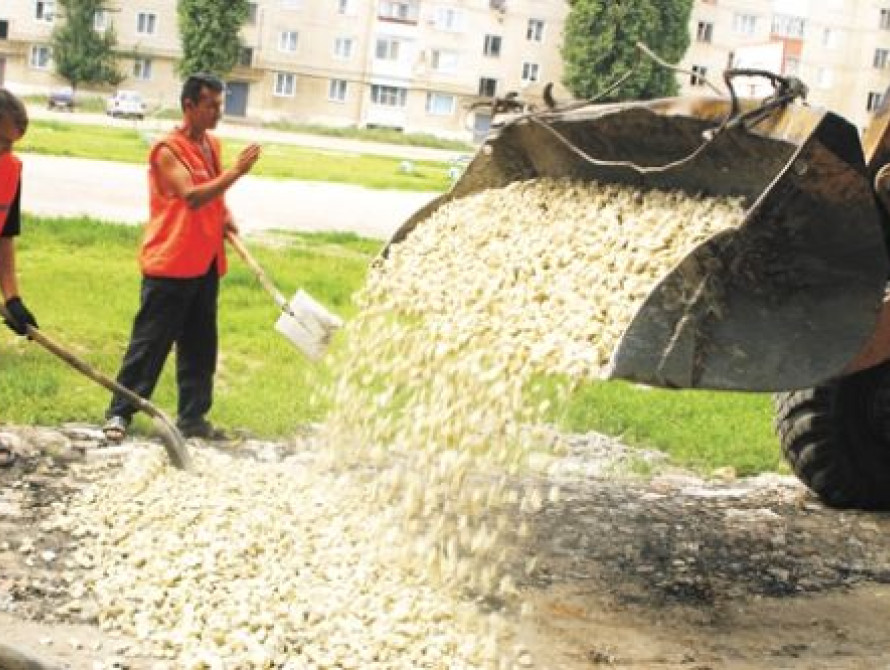 В Запорожской области на "доработку" ремонта трассы Энергодар-Васильевка-Бердянск потратят еще 163 миллиона гривен