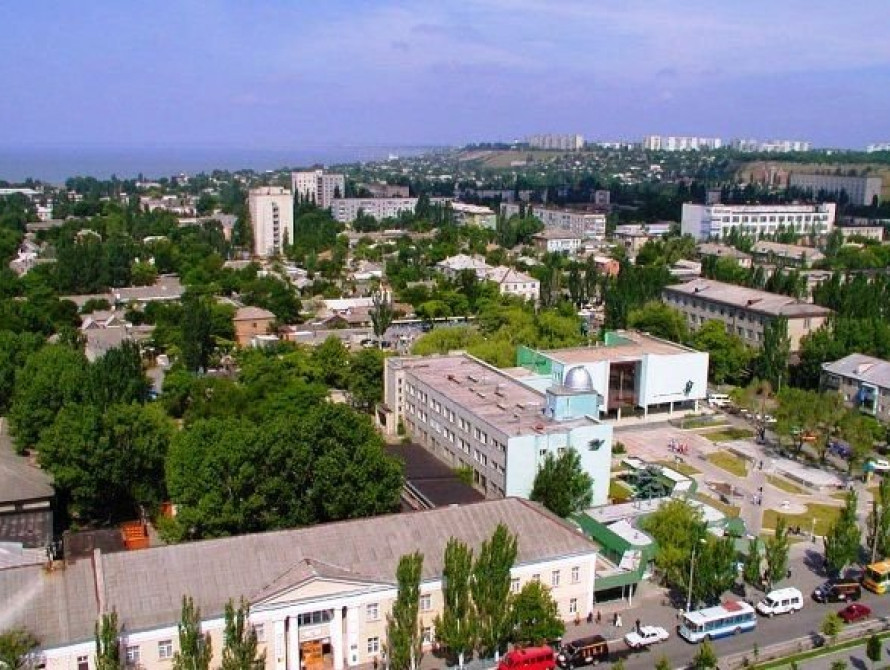 На запорожском курорте подсветили скульптуру феи (видео)