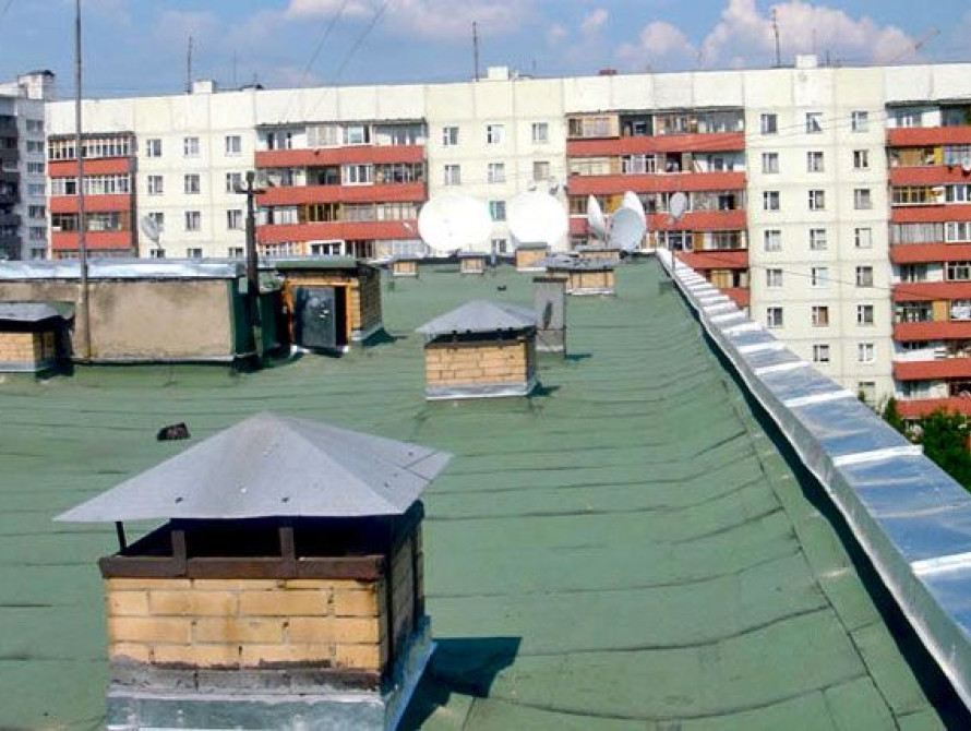 В  Запорожье в доме обвалился потолок: спасатели доставали из под завалов мужчину (фото, видео)