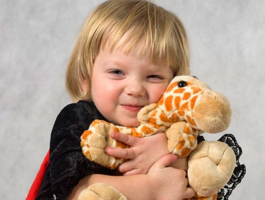 В Запорожье 4-летнего мальчика, который выпал из окна детсада, перевели из реанимации в обычную палату