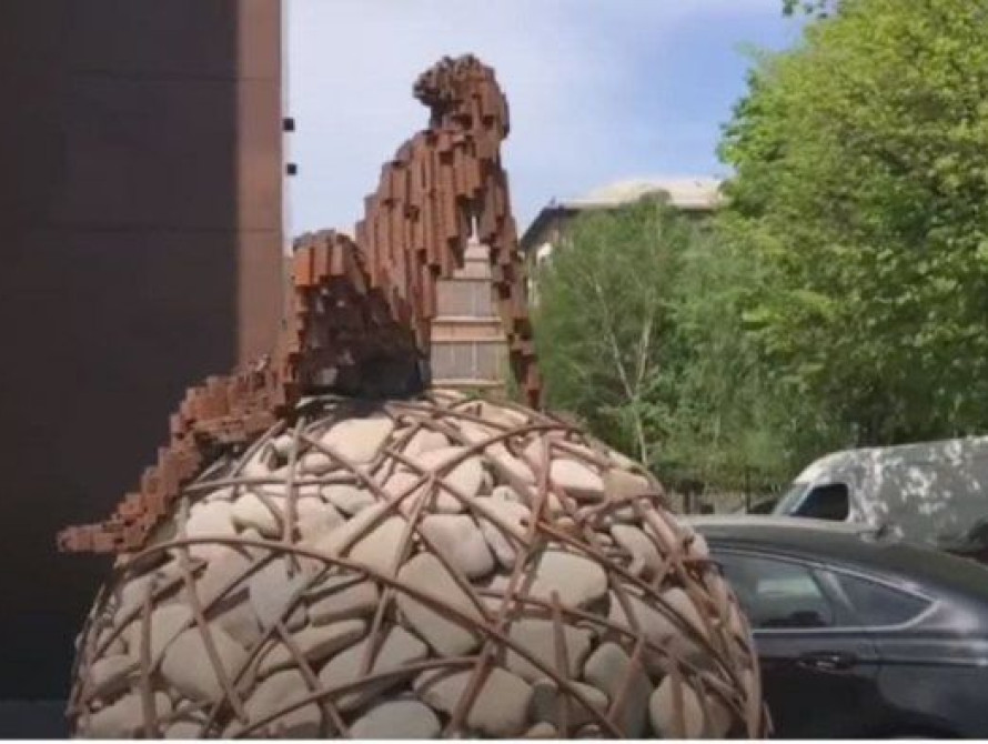 В Запорожье появилась новая необычная скульптура (фото)