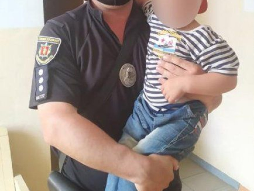 В Запорожской области у пьяной матери забрали 3-летнего ребенка прямо на улице