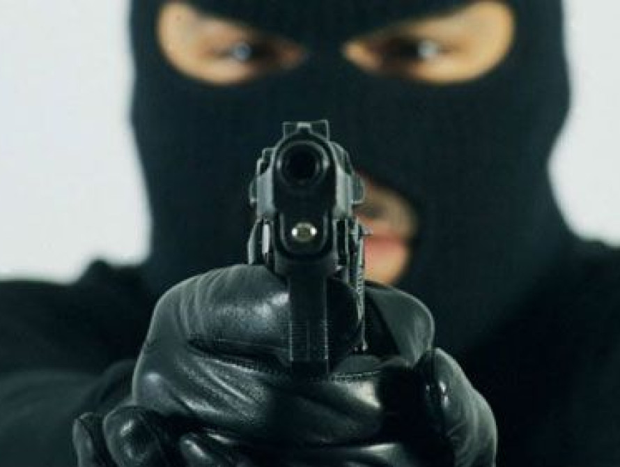 В Запорожье грабители напали на квартиру, в которой оказались люди: их связали и избили (подробности)